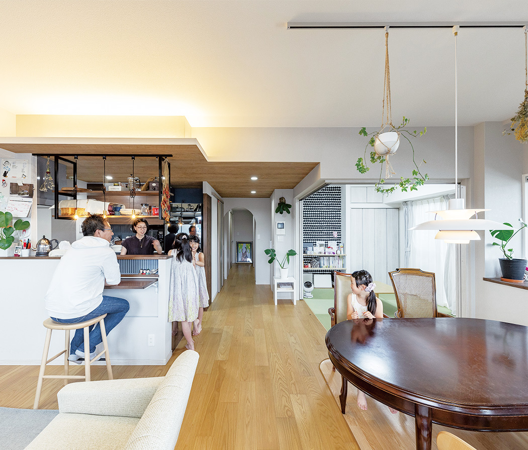 観葉植物までもイキイキと家族が和む心地良い家に